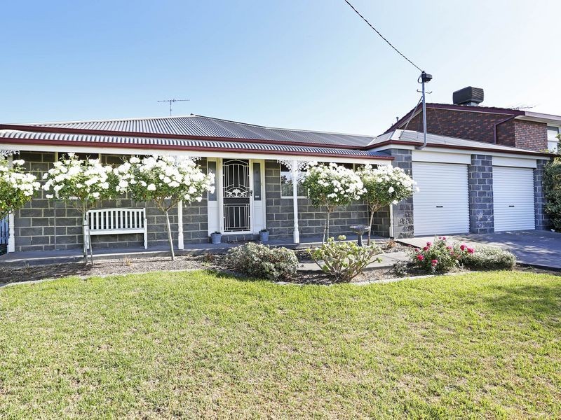24 Forfar Road, Hamlyn Heights VIC 3215