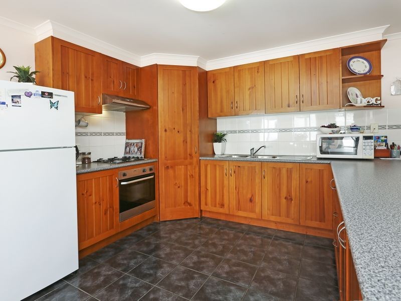 24 Forfar Road, Hamlyn Heights VIC 3215