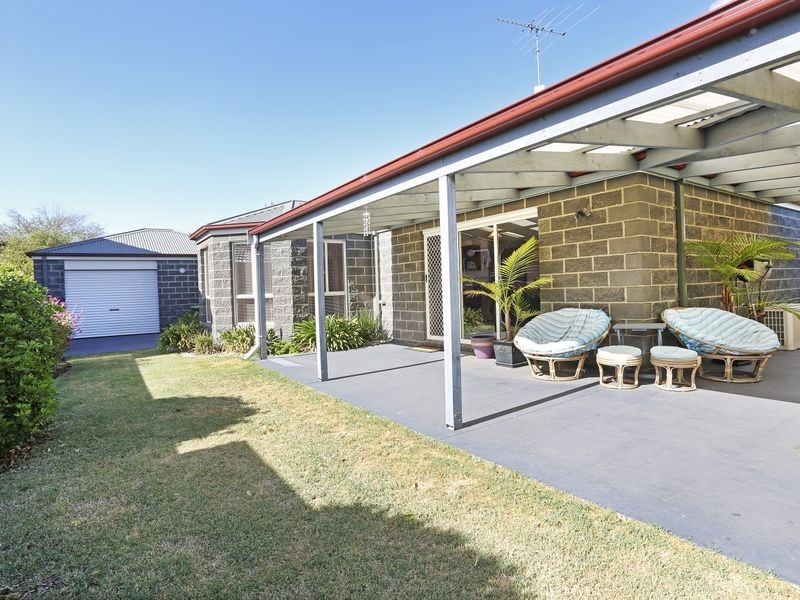 24 Forfar Road, Hamlyn Heights VIC 3215