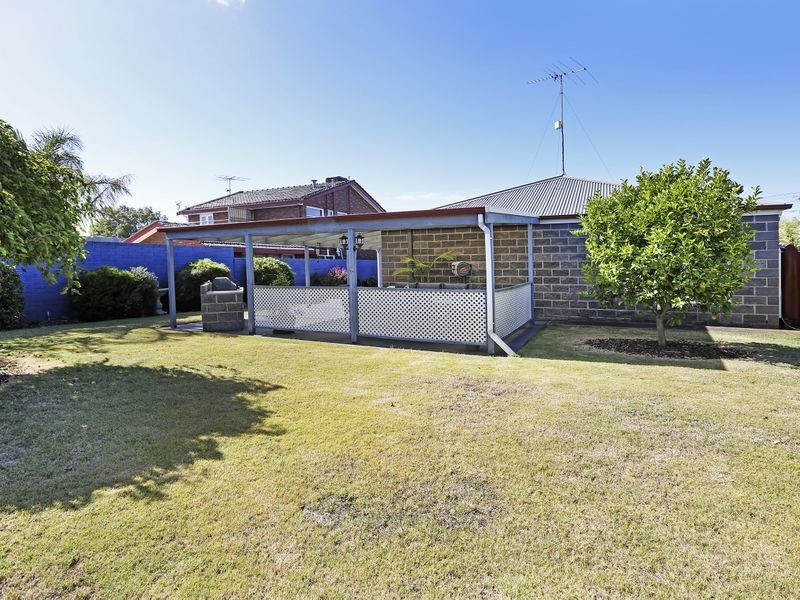 24 Forfar Road, Hamlyn Heights VIC 3215