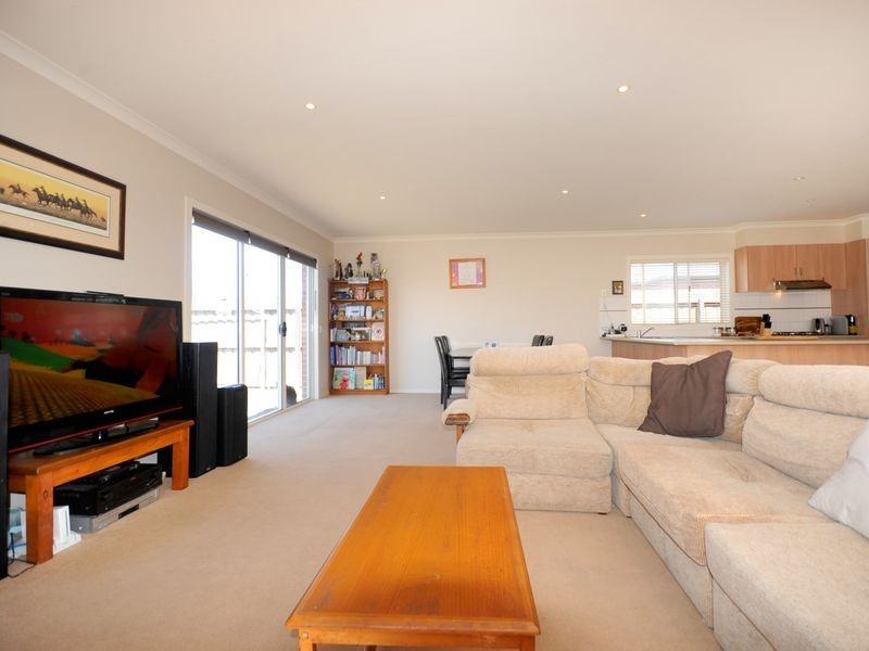 2/15 Bradford Street, St Albans Park VIC 3219