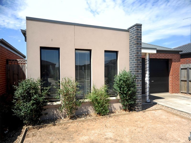 2/15 Bradford Street, St Albans Park VIC 3219
