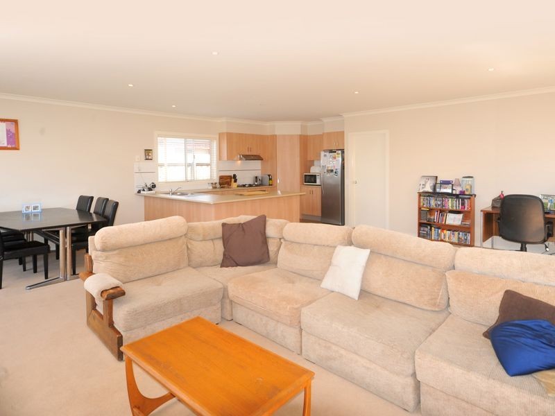 2/15 Bradford Street, St Albans Park VIC 3219