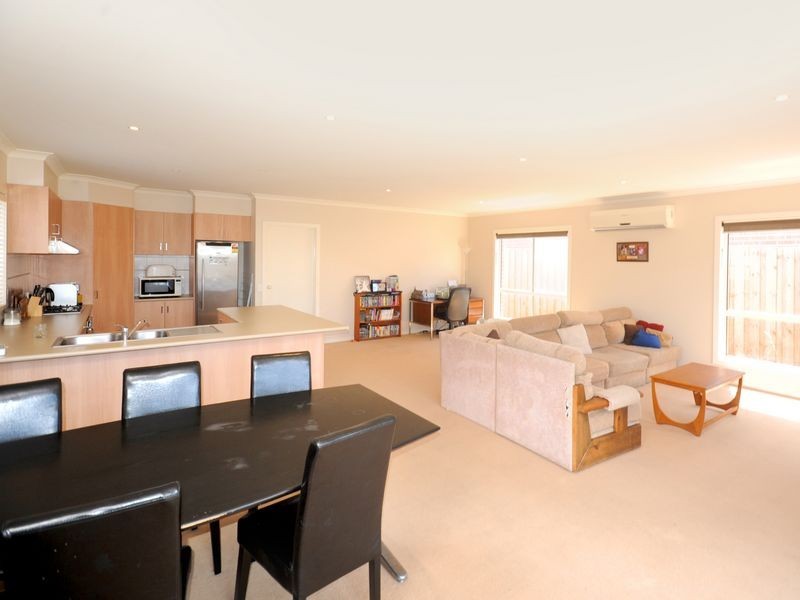 2/15 Bradford Street, St Albans Park VIC 3219