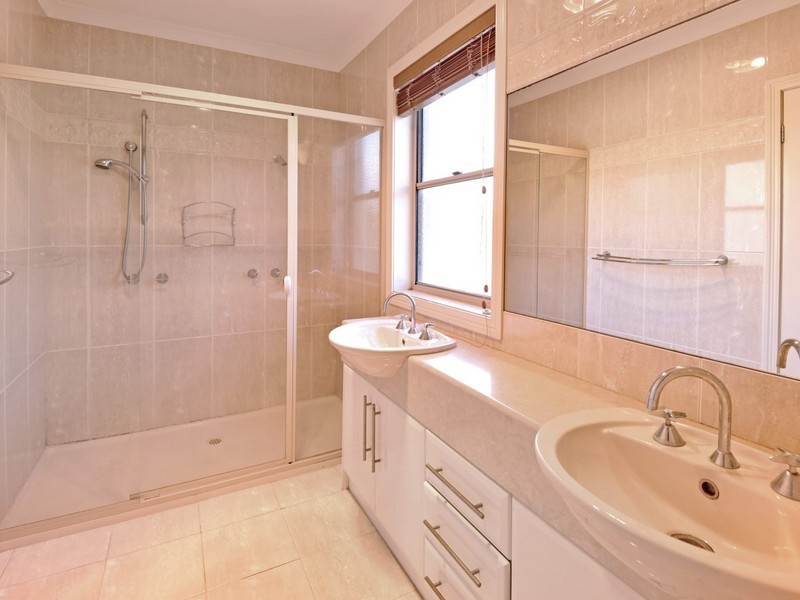 40 William Street, Newtown VIC 3220