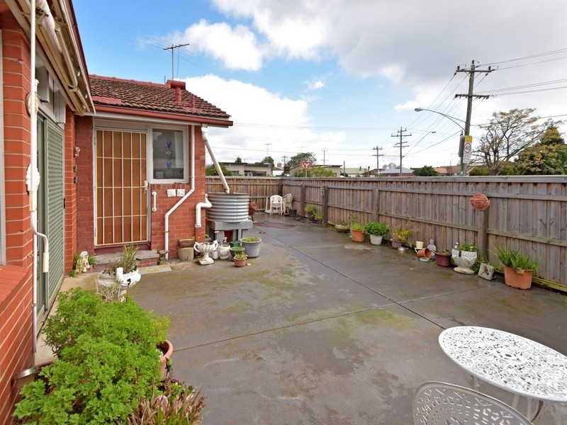 73 Wilsons Road, Newcomb VIC 3219
