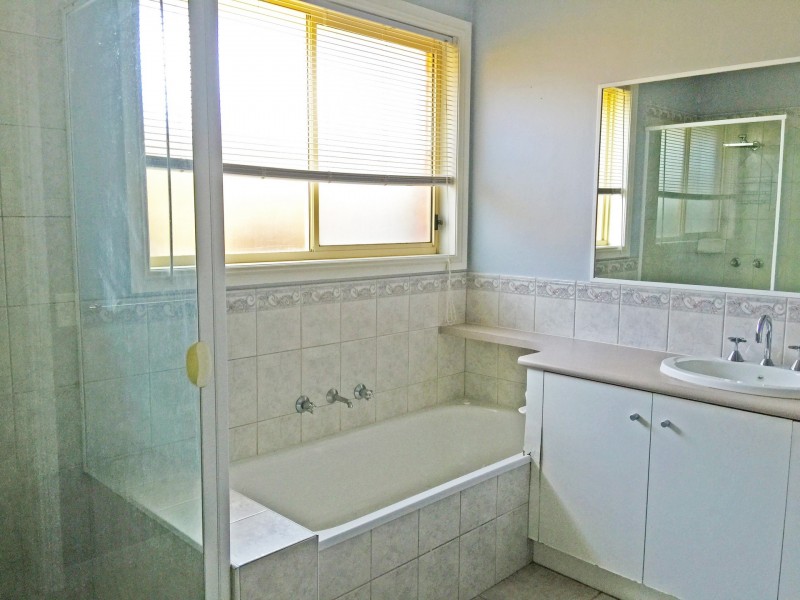 18 Adriatic Court, Norlane VIC 3214