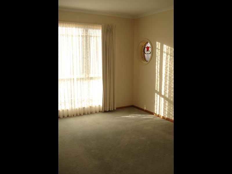 1/68 Mulquiney Crescent, Highton VIC 3216