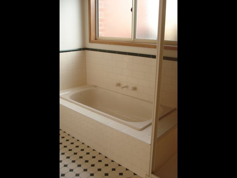 1/68 Mulquiney Crescent, Highton VIC 3216