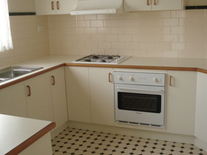 1/68 Mulquiney Crescent, Highton VIC 3216