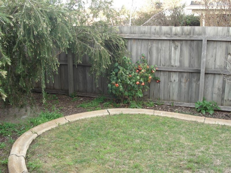 1/68 Mulquiney Crescent, Highton VIC 3216