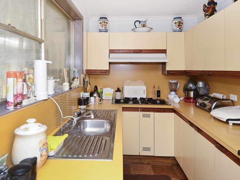 18 Howitt Avenue, Corio VIC 3214
