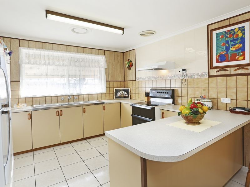 2 Stapledon Court, Corio VIC 3214