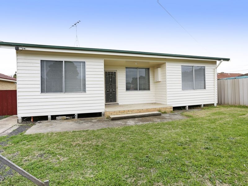 1/16 Redfearn Court, Corio VIC 3214