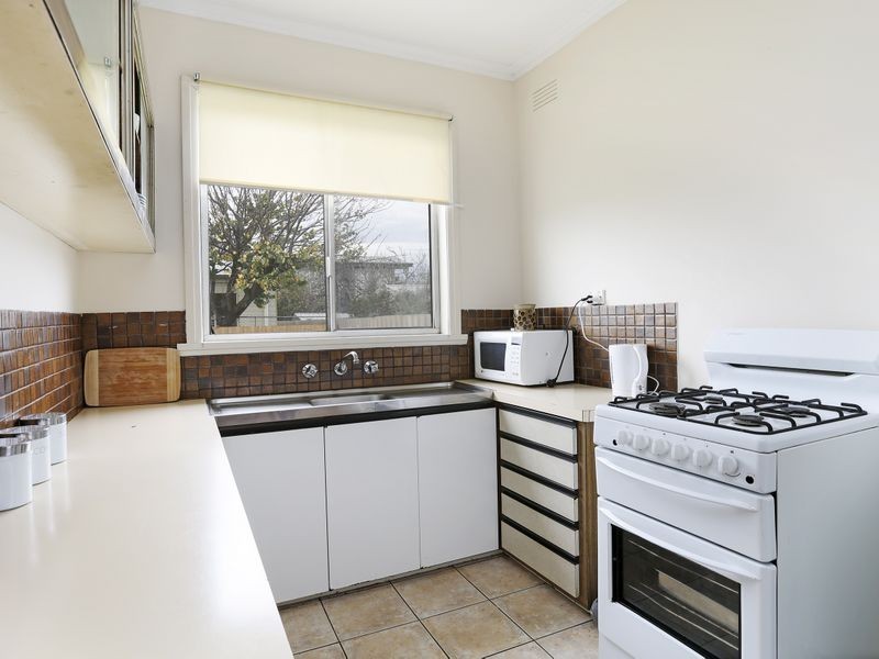 1/16 Redfearn Court, Corio VIC 3214