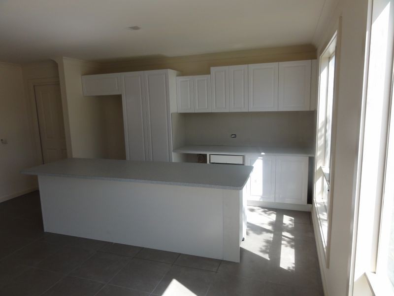 2/16 Redfearn Court, Corio VIC 3214