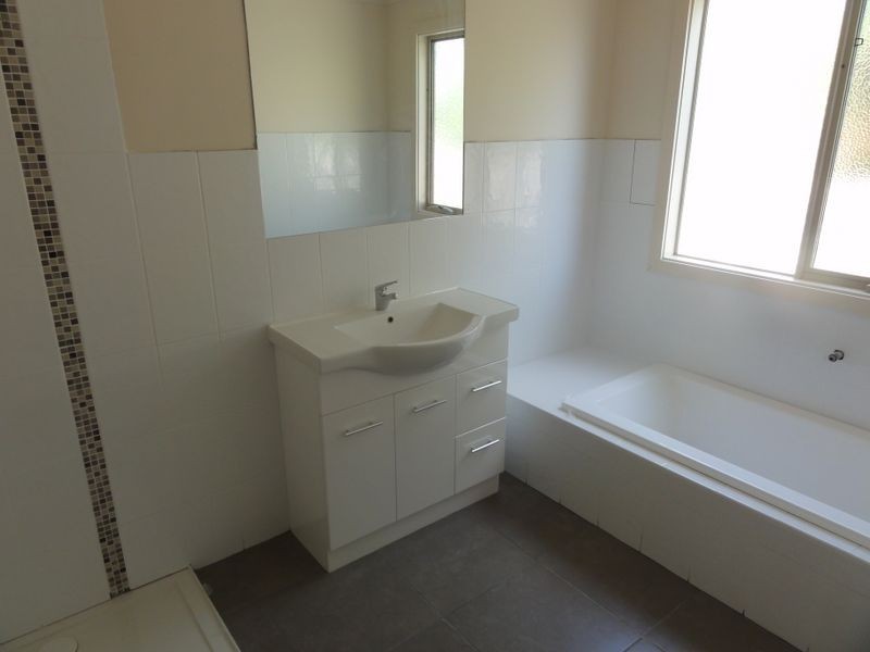 2/16 Redfearn Court, Corio VIC 3214