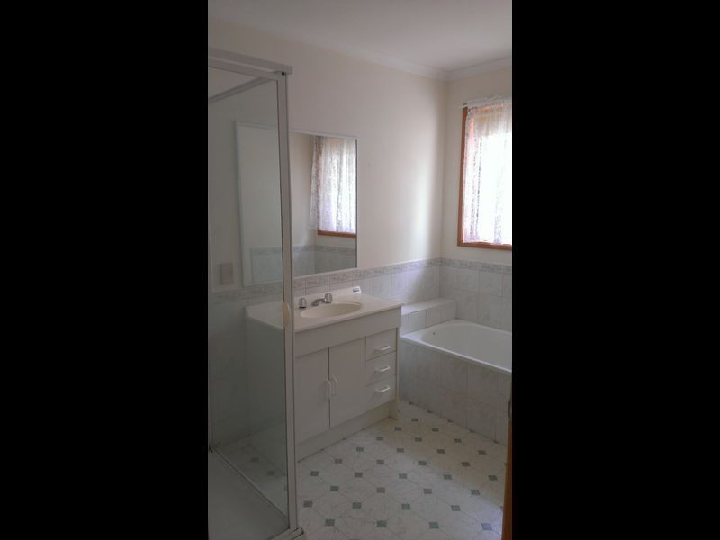 1/5 Arbour Grove, Belmont VIC 3216