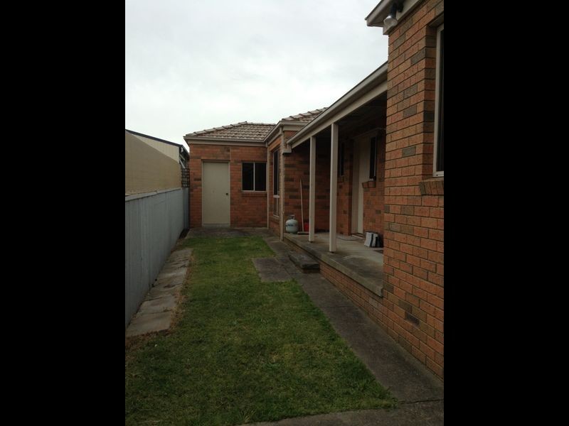 Unit 1/14 Synnott Street, Hamlyn Heights VIC 3215