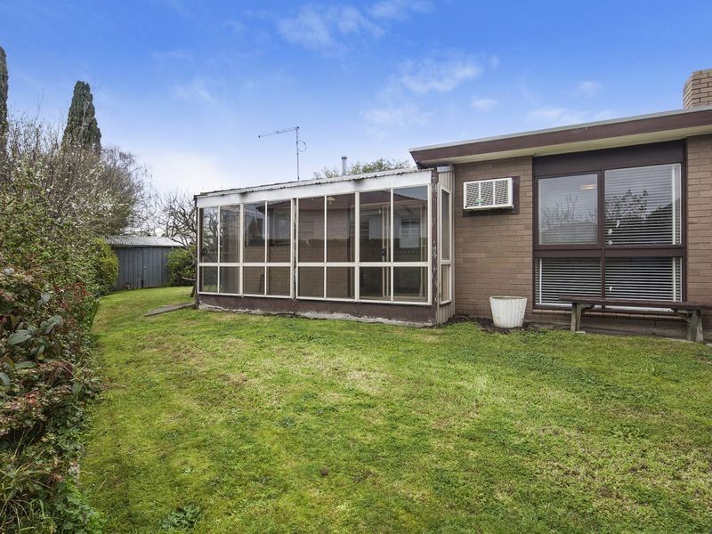 9 Ruthven Street, Newtown VIC 3220