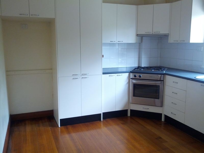 8 Churchill Avenue, Newtown VIC 3220