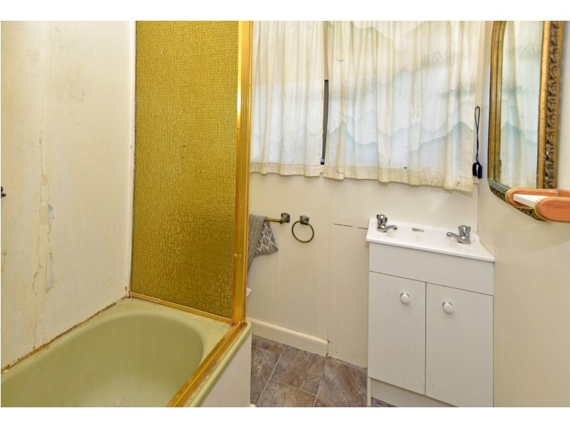 63 Waitara Grove, Norlane VIC 3214