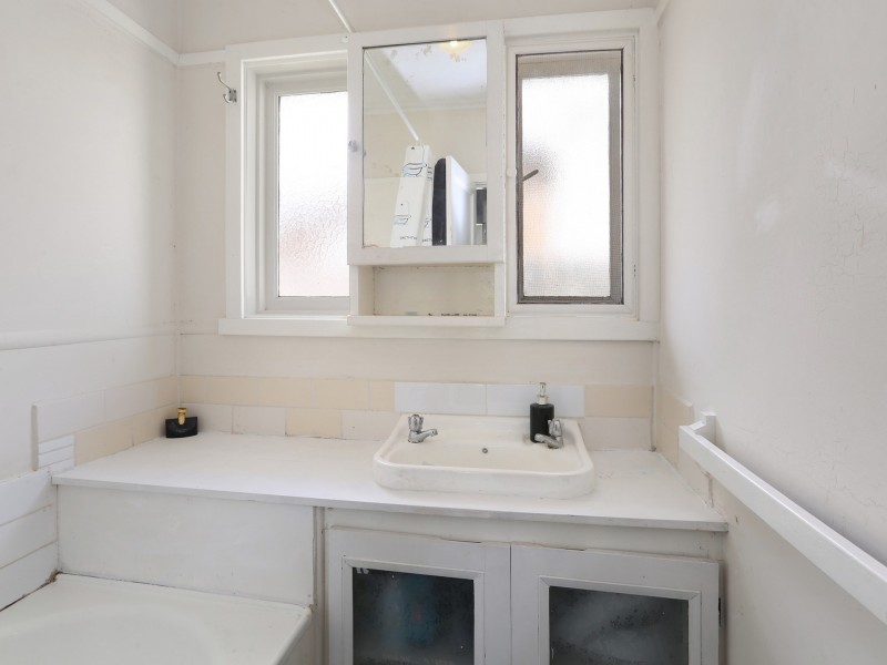 90 Eagle Parade, Norlane VIC 3214