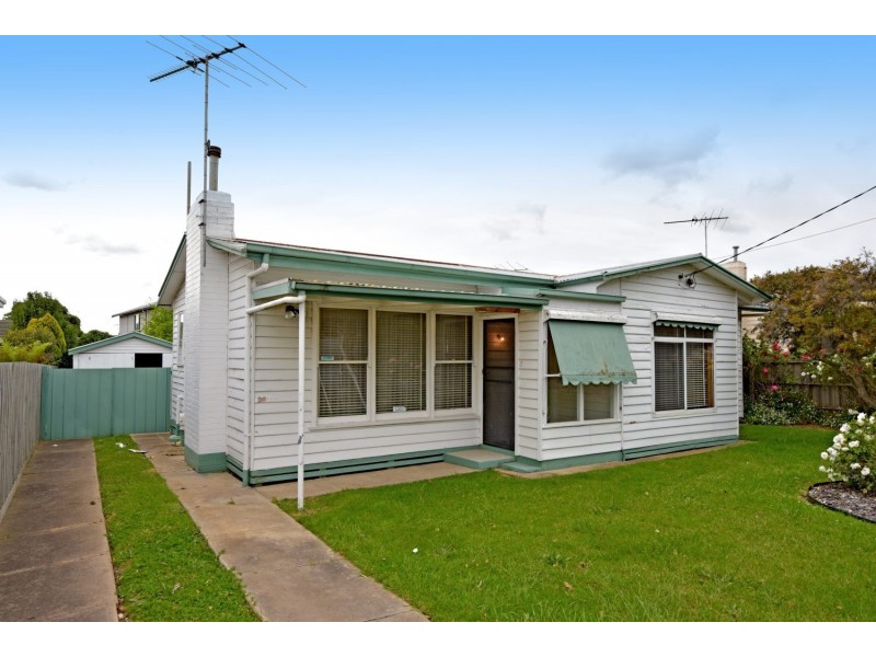 23 Wilsons Road, Newcomb VIC 3219