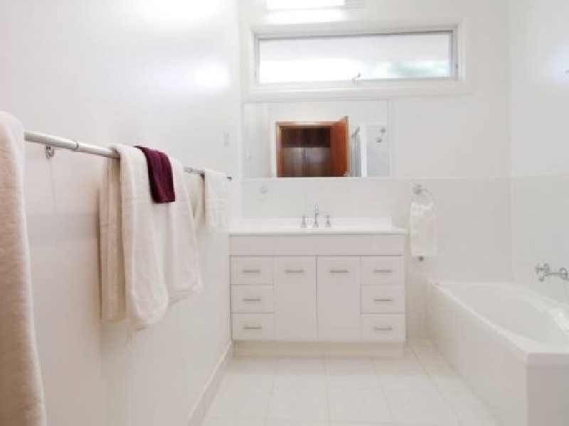 20 Strickland Avenue, Highton VIC 3216