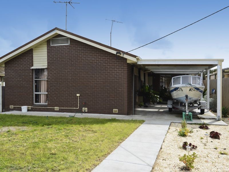 18 Howitt Avenue, Corio VIC 3214