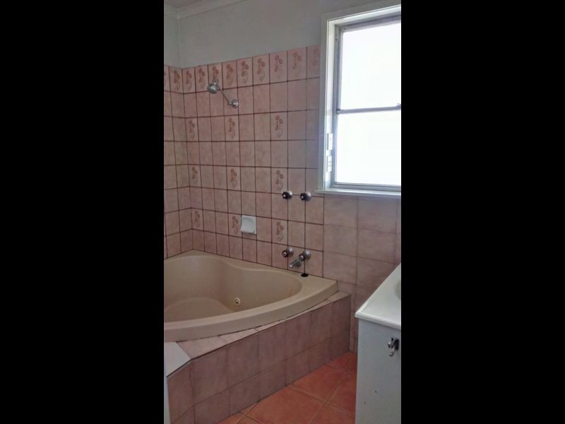 2 Iris Street, Norlane VIC 3214