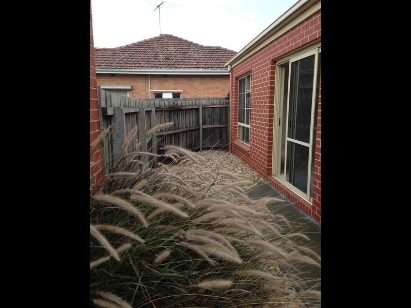 1/160 Church Street, Manifold Heights VIC 3218