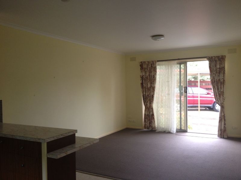 2/42 Tahara  Street, Hamlyn Heights VIC 3215