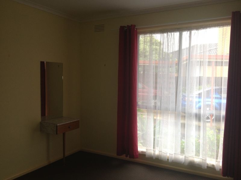 2/42 Tahara  Street, Hamlyn Heights VIC 3215