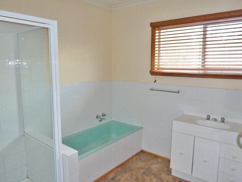 1 Marlo Street, Hamlyn Heights VIC 3215