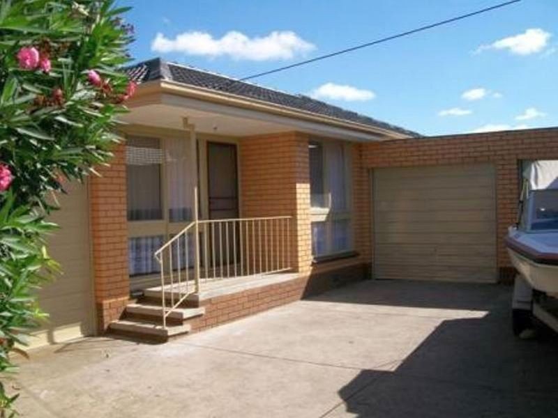 2/30 Atami Crescent, Corio VIC 3214