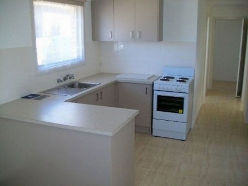 2/30 Atami Crescent, Corio VIC 3214