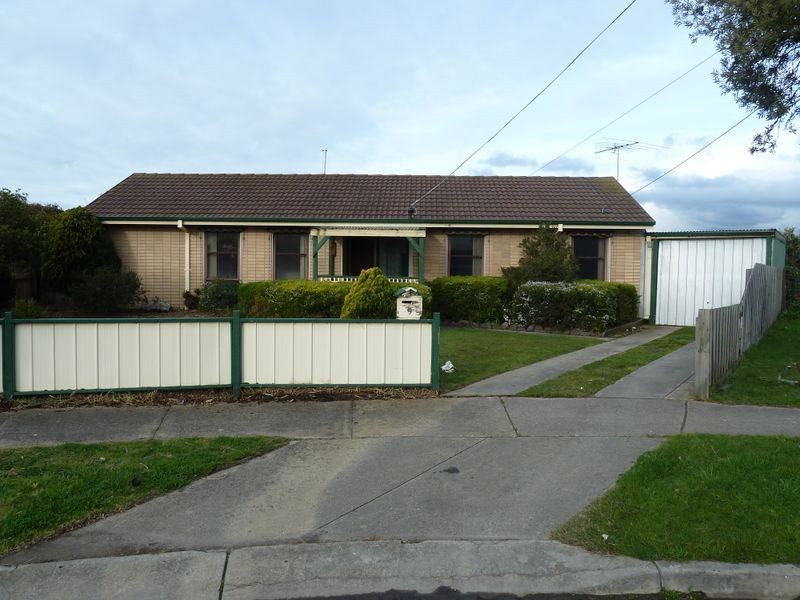 9 Tiros Court, Whittington VIC 3219