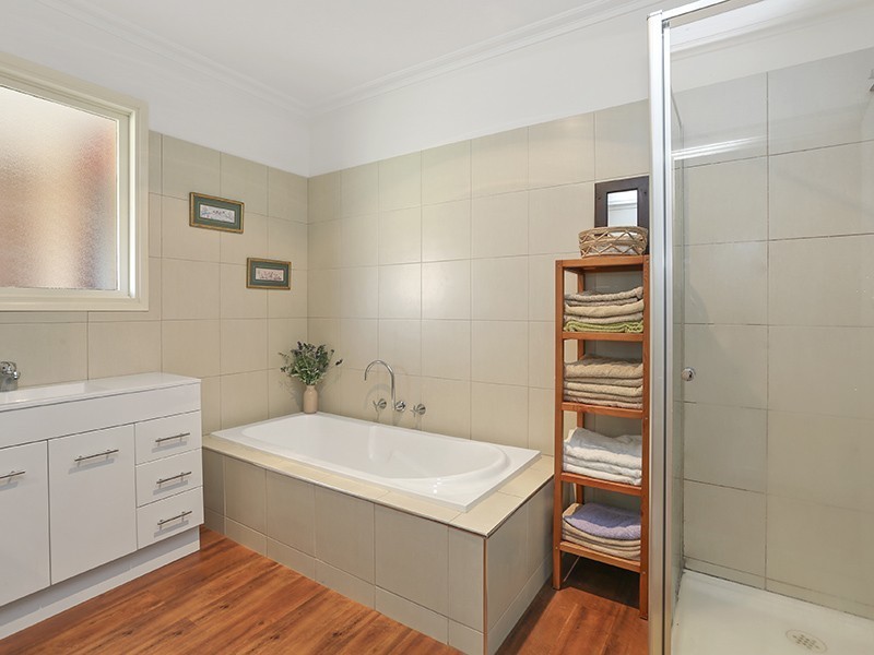 2 Allanvale Avenue, Leopold VIC 3224