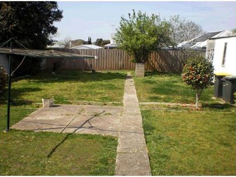 25 Bayview Parade, Hamlyn Heights VIC 3215