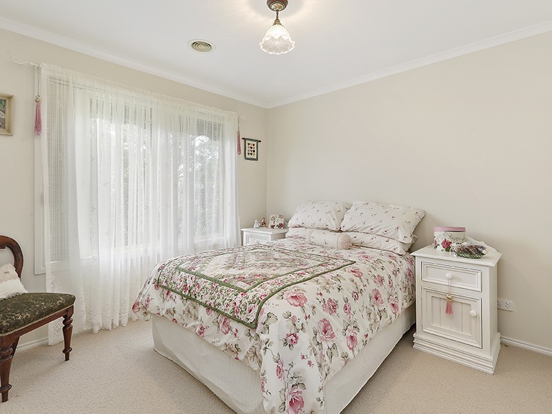 16 Falkirk Place, Leopold VIC 3224