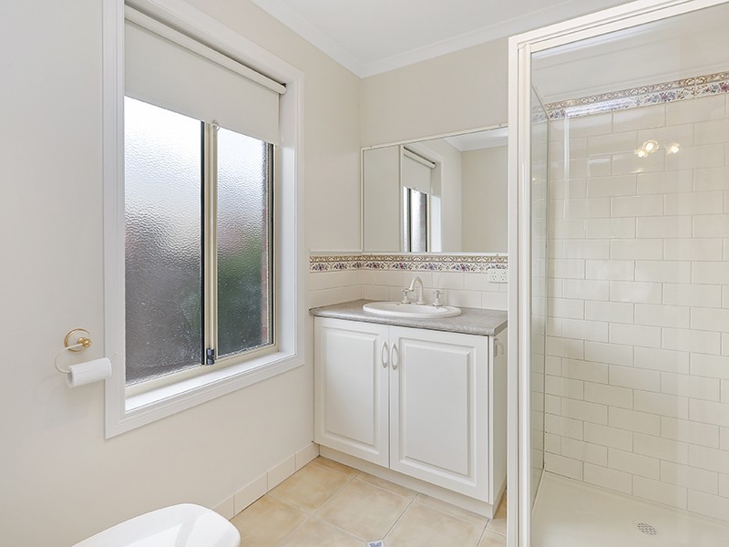 16 Falkirk Place, Leopold VIC 3224