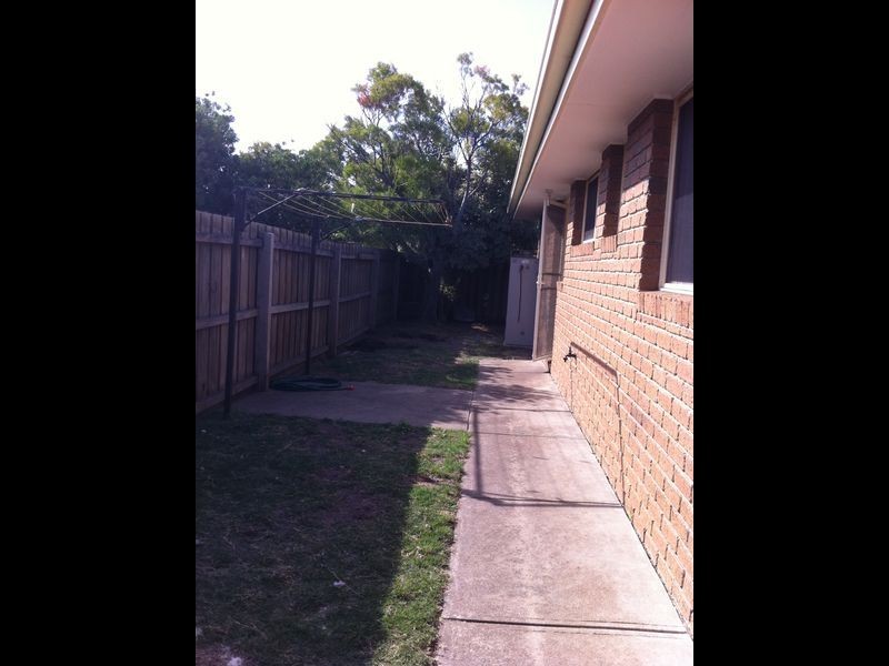 2/319 Anakie Road, Lovely Banks VIC 3221