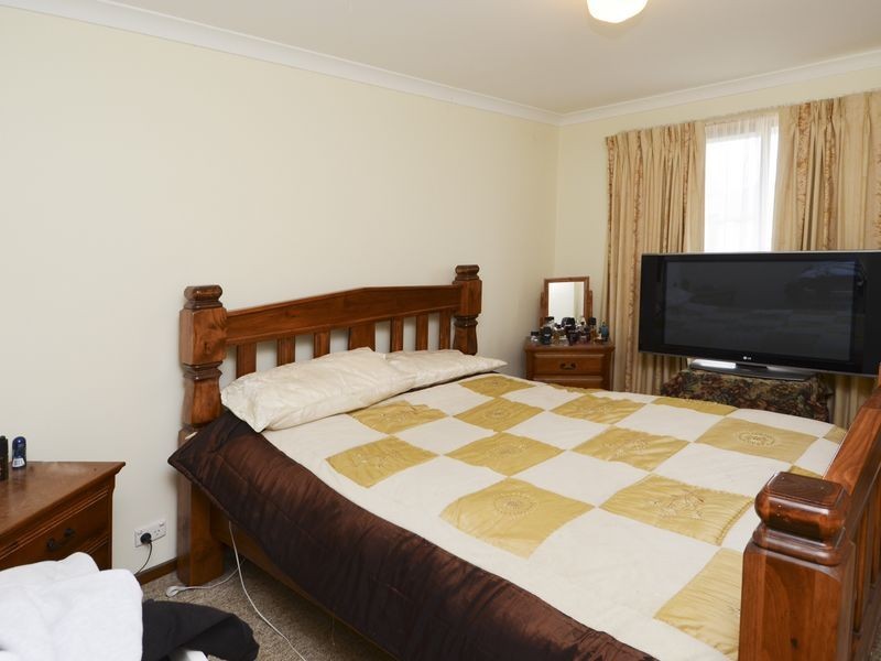 2/12-14 Minihan Court, Corio VIC 3214