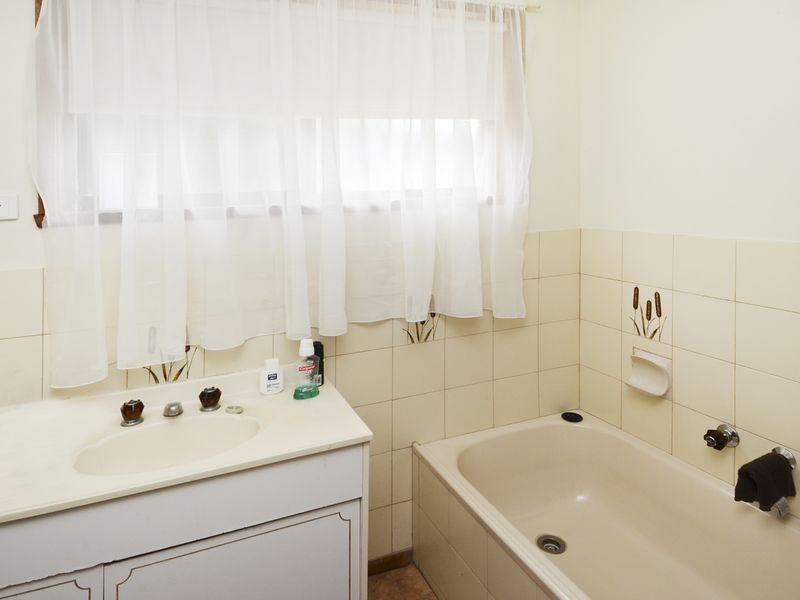 2/12-14 Minihan Court, Corio VIC 3214