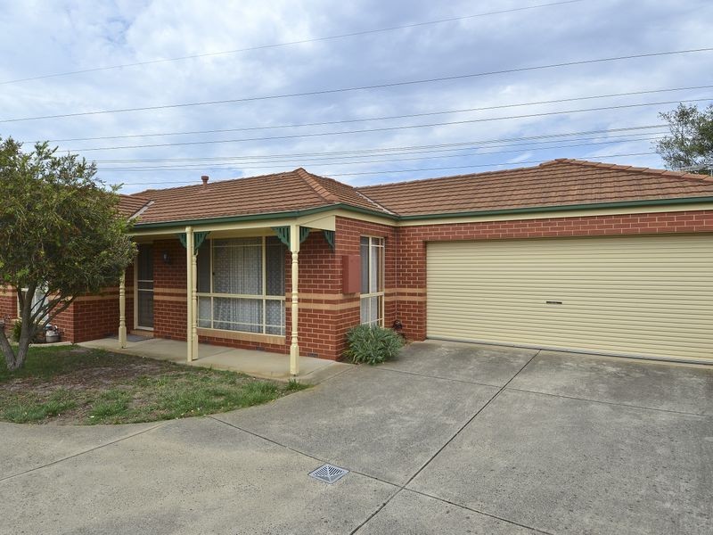2/68 Mulquiney Crescent, Highton VIC 3216