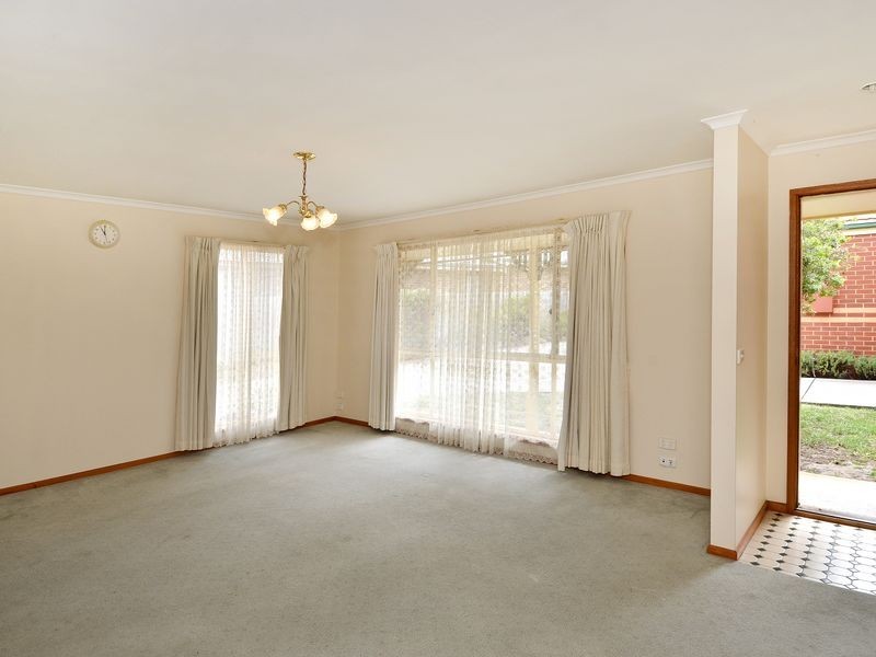 2/68 Mulquiney Crescent, Highton VIC 3216