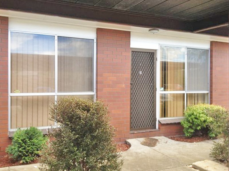 Unit 4/3 Lancaster Avenue, Newcomb VIC 3219