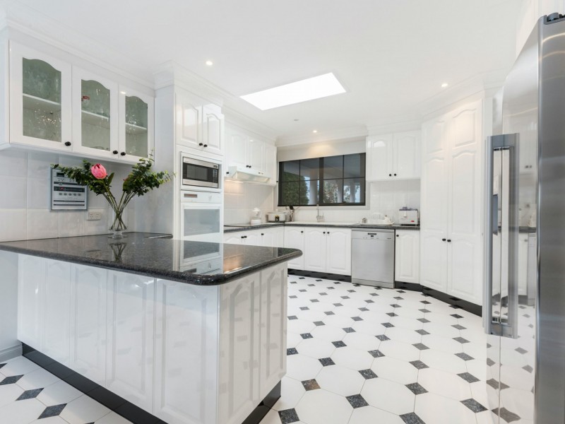 16 Beulah Street, Hamlyn Heights VIC 3215