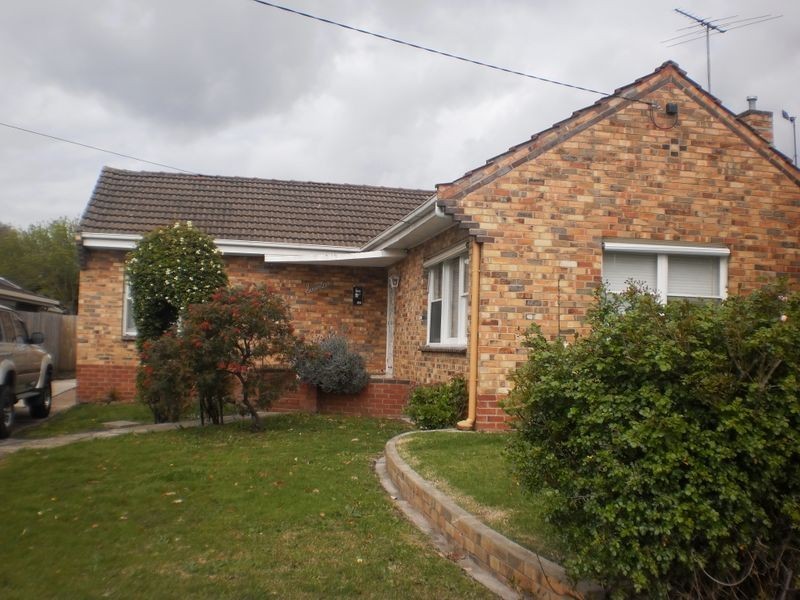 17 Weerona Avenue, Hamlyn Heights VIC 3215